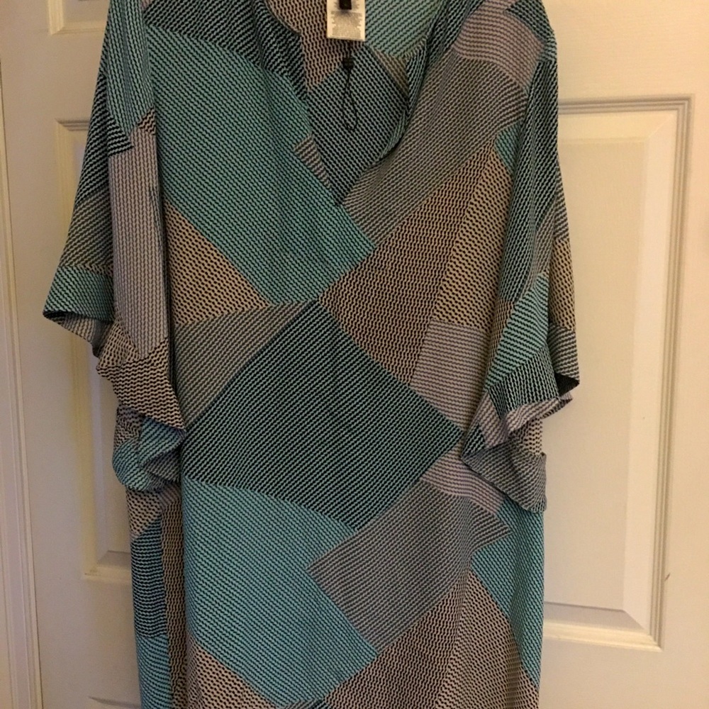 BCBG MaxAzria Tati geo print ruffle sleeve shift dress